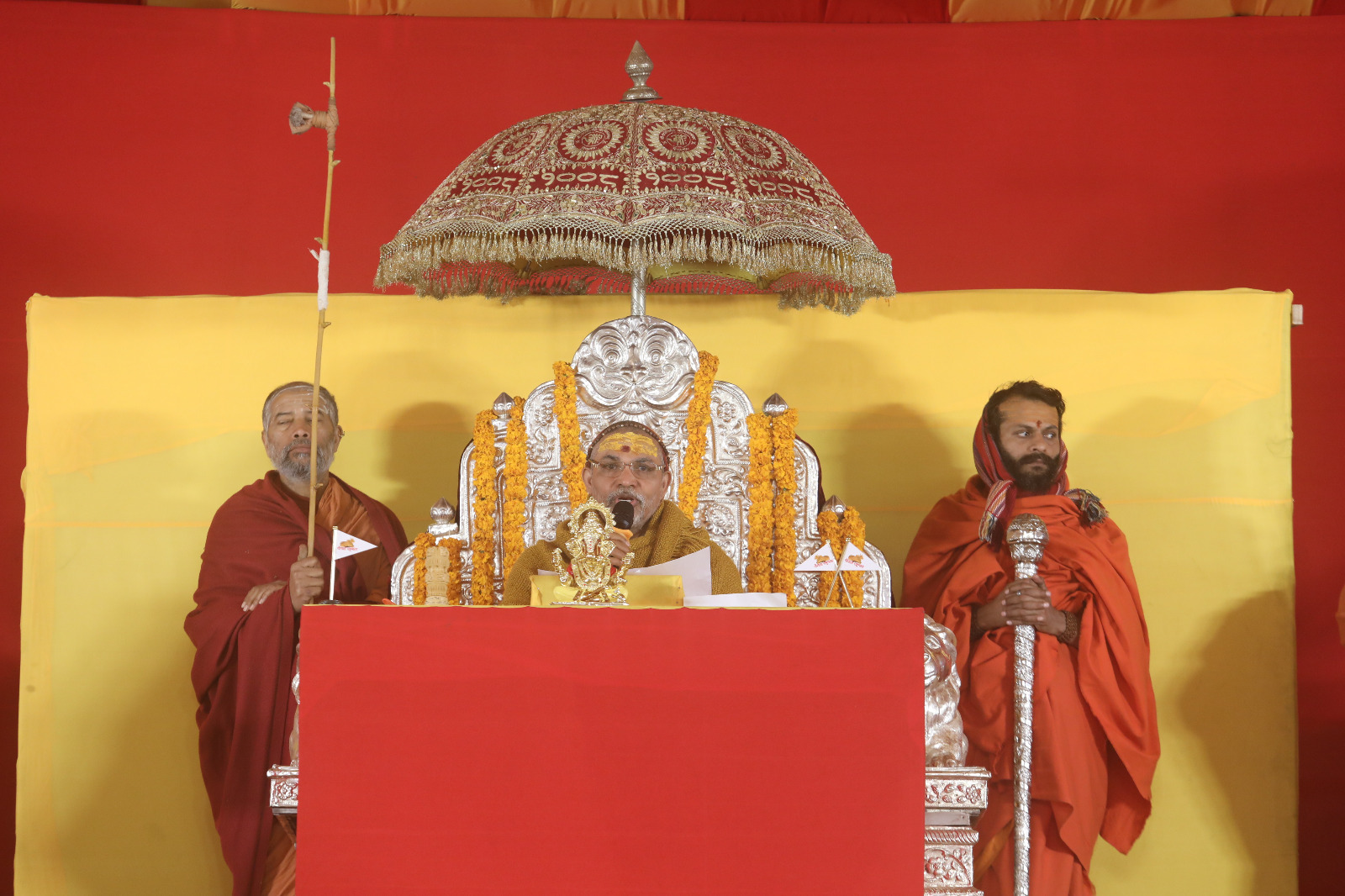 Mahakumbh 2025: Hindus should not harm themselves by worshiping the unworthy: Paramaradhya Shankaracharya Ji Maharaj