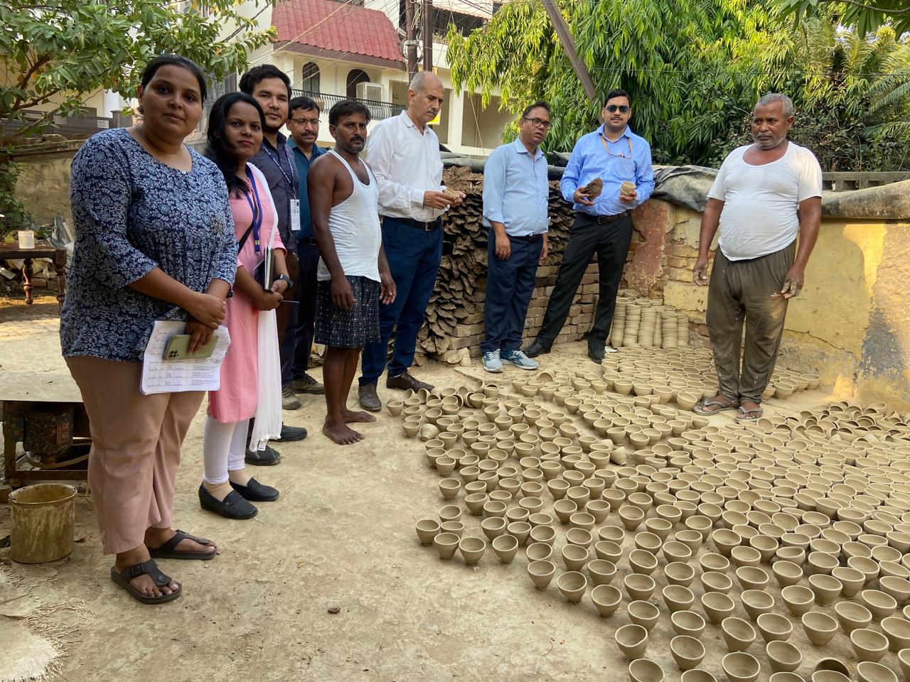 MSME officials visited Prayagraj, interacted with potters
